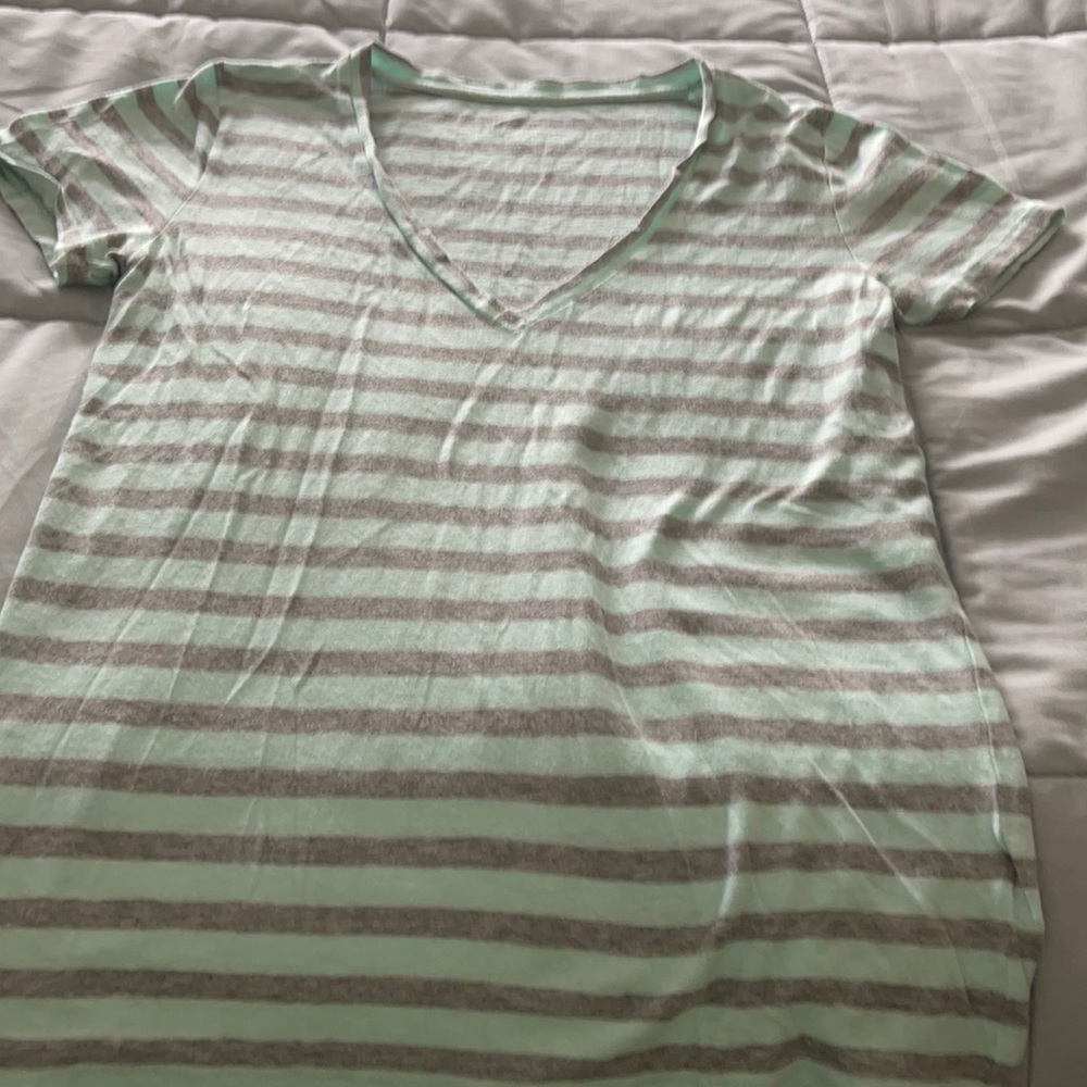 J crew v neck Tshirt